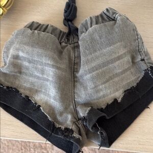 Toddler JOES ripped grey black shorts “MARKIe”